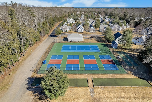 bird's eye view with a view of trees