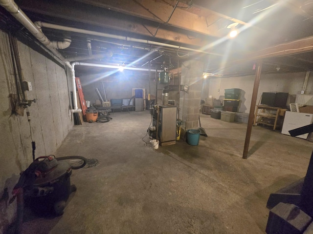 view of unfinished basement
