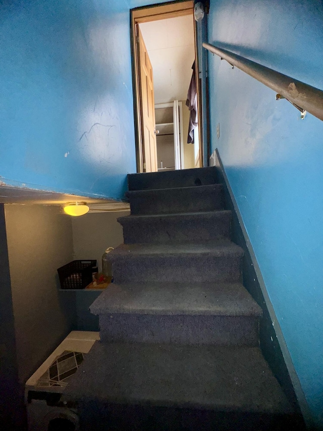 334 Main St, Madawaska, ME 04756 - view of stairway