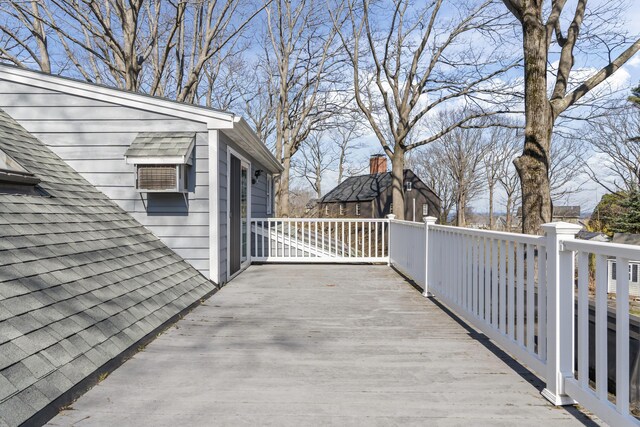 deck with cooling unit