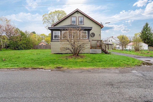 30 Munroe St, Bangor, ME 04401 - view of bungalow-style home