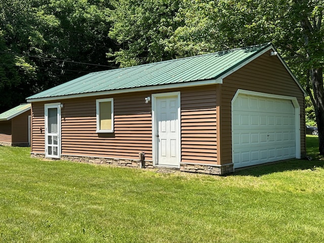 view of detached garage