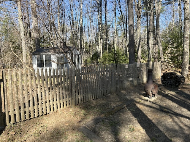 7 Kathryn St, Gorham, ME 04038 - view of yard featuring fence
