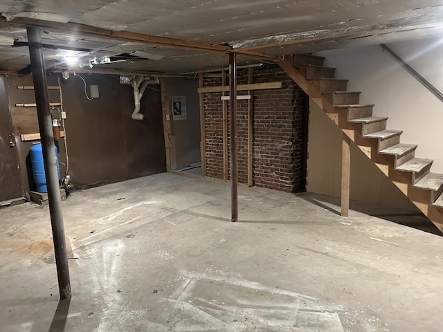 7 Kathryn St, Gorham, ME 04038 - unfinished below grade area featuring stairway