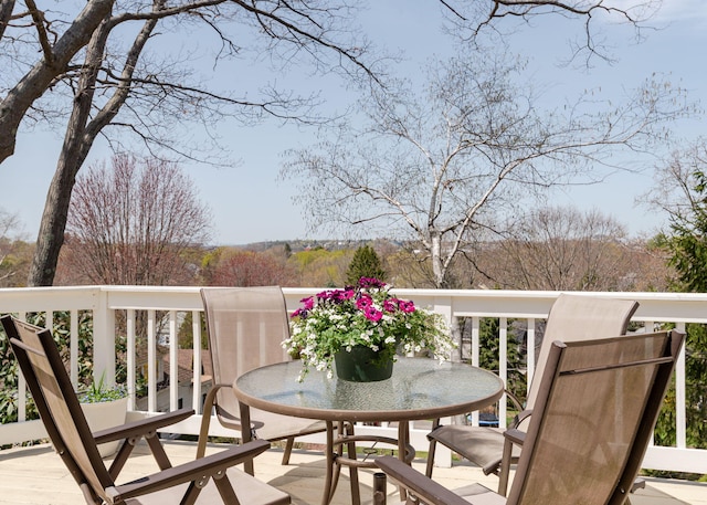 balcony featuring outdoor dining area