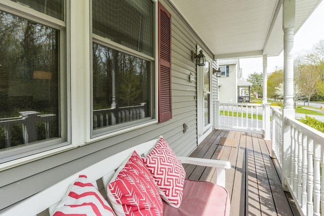 134 Yale St, Portland, ME 04103 - balcony featuring a porch