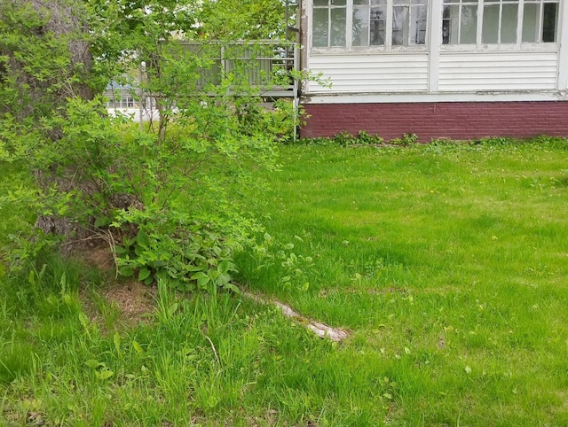 105 Broadway, Baileyville, ME 04694 - view of yard