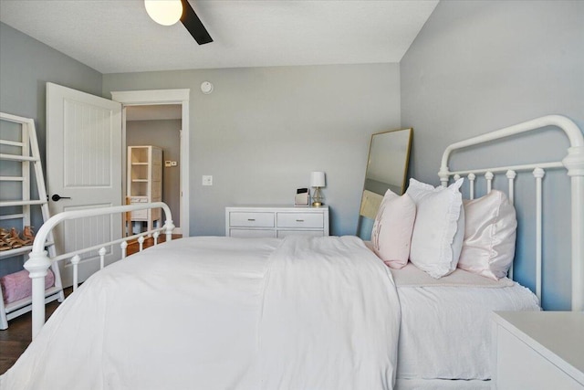 bedroom featuring a ceiling fan