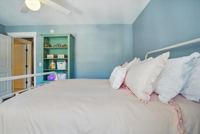 bedroom featuring a ceiling fan