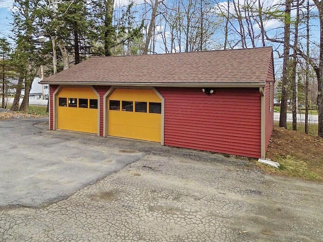 view of detached garage