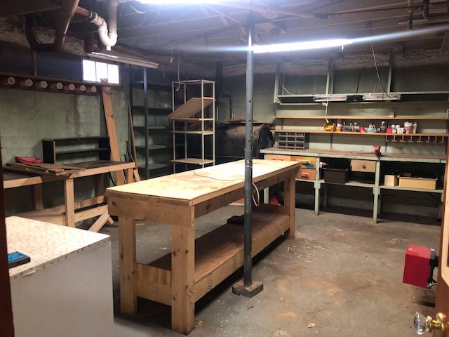 162 Prospect St, Millinocket, ME 04462 - basement featuring a workshop area