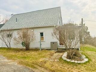 view of side of home