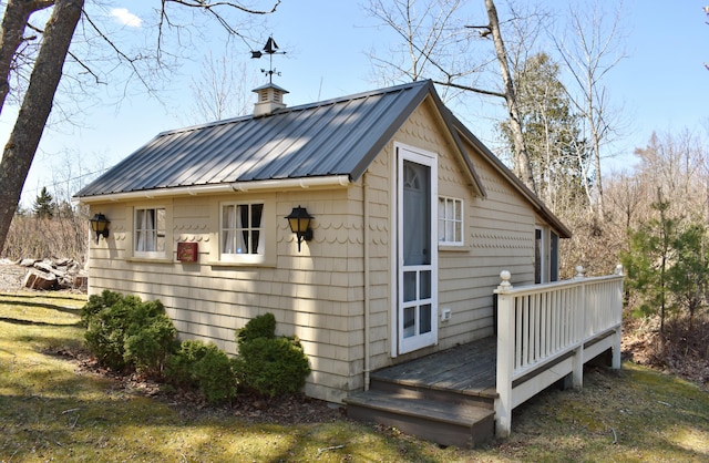 view of outbuilding