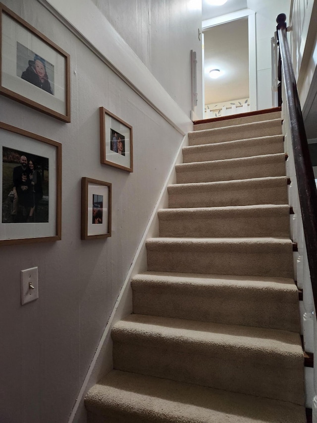 217 Washington Rd, Jefferson, ME 04348 - view of stairway