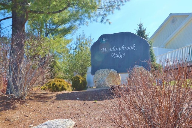 view of community / neighborhood sign