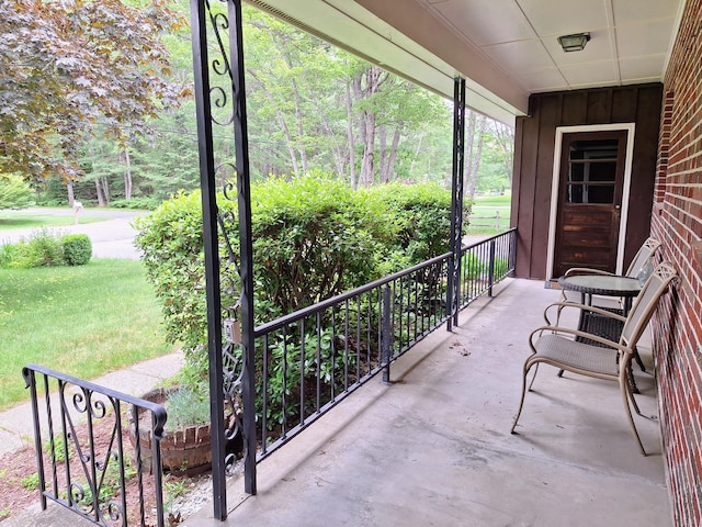 31 Arbor Ave, Topsham, ME 04086 - view of covered porch