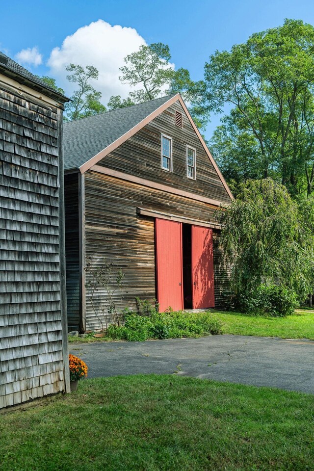 258 River Rd, Eliot, ME 03903 - view of outdoor structure with an outbuilding