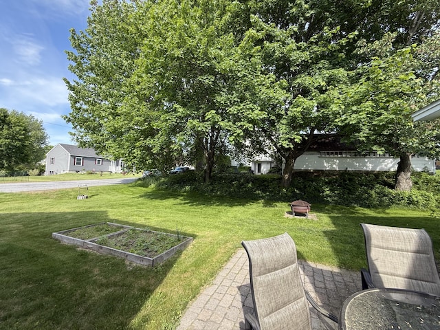 96 Rideout Ave, Lewiston, ME 04240 - view of grassy yard