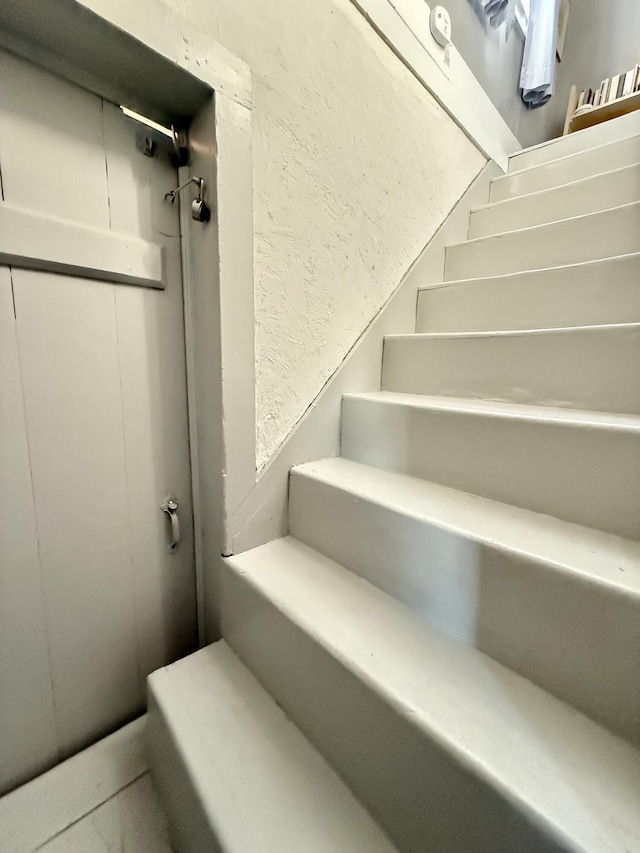 7 Mountain St, Vinalhaven, ME 04863 - view of staircase