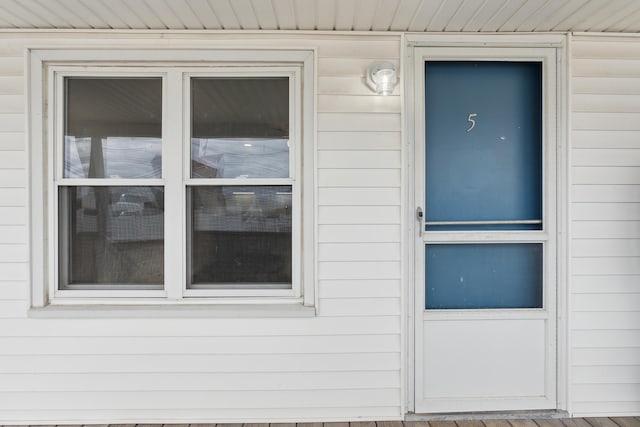 view of exterior entry