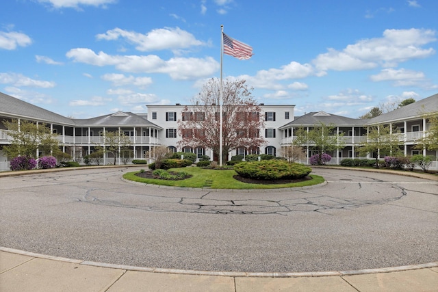 view of building exterior featuring a residential view