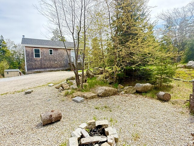 8 Berry Ln, Vinalhaven, ME 04863 - view of yard