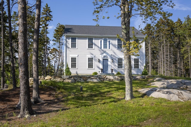 20 Campbell Rd, Southport, ME 04576 - colonial house with a front lawn