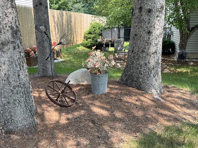 17 Fieldstone Dr, Bangor, ME 04401 - view of yard
