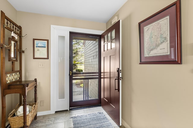 53 Jameson Point Rd Unit 24, Rockland, ME 04841 - entryway with baseboards