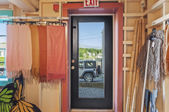 27 Townsend Ave, Boothbay Harbor, ME 04538 - view of property entrance