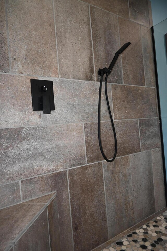 18 Castle Rd, Harmony, ME 04942 - details with a tile shower