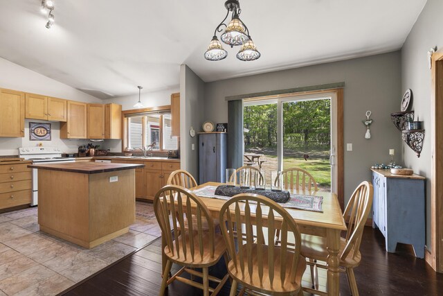 38 Village Valley Rd, Nobleboro, ME 04555