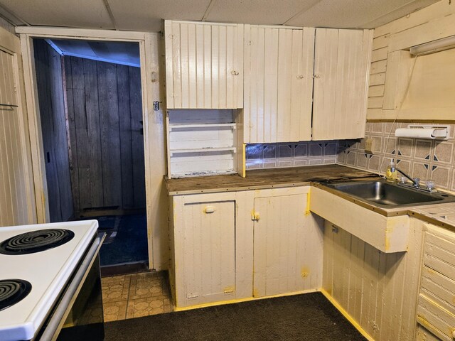 22 Bray Hill Rd, Phillips, ME 04966