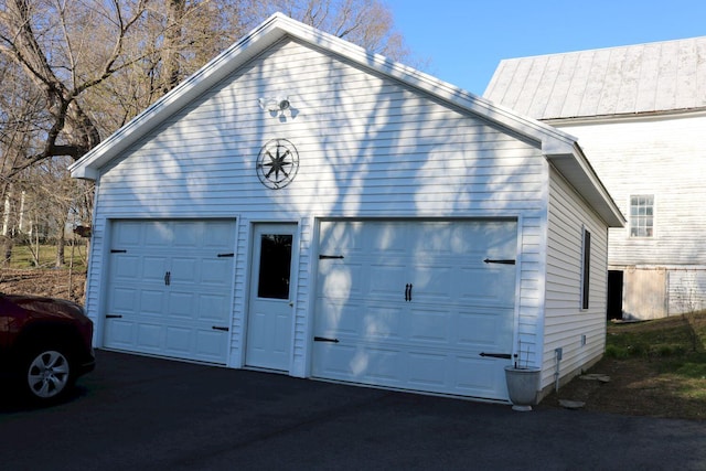 view of detached garage