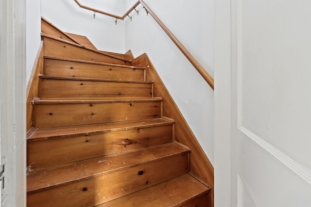 31 Church St, Yarmouth, ME 04096 - view of staircase