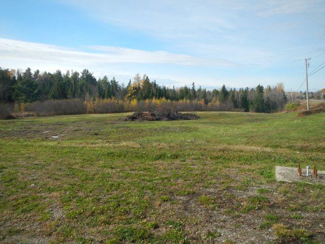 40 River Rd, Lincoln, ME 04457