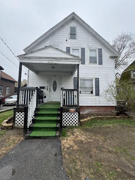 view of front facade featuring covered porch
