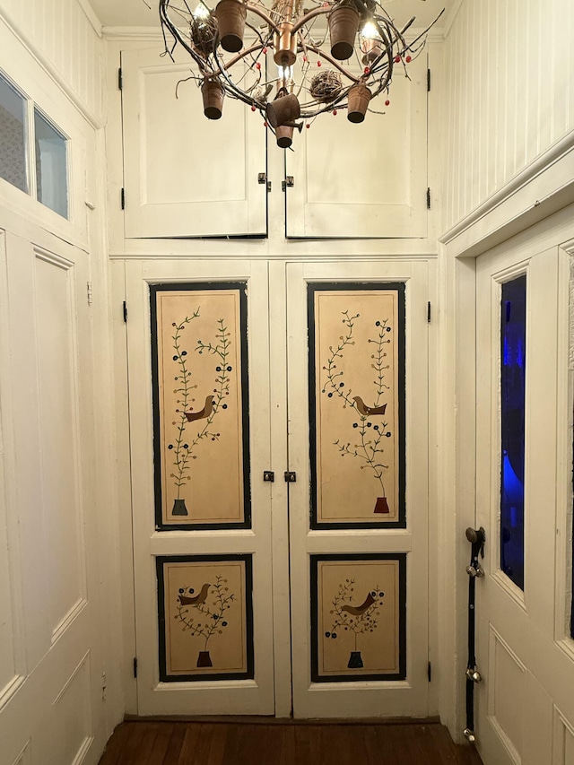 17 Boynton St, Eastport, ME 04631 - detailed view of a chandelier and crown molding
