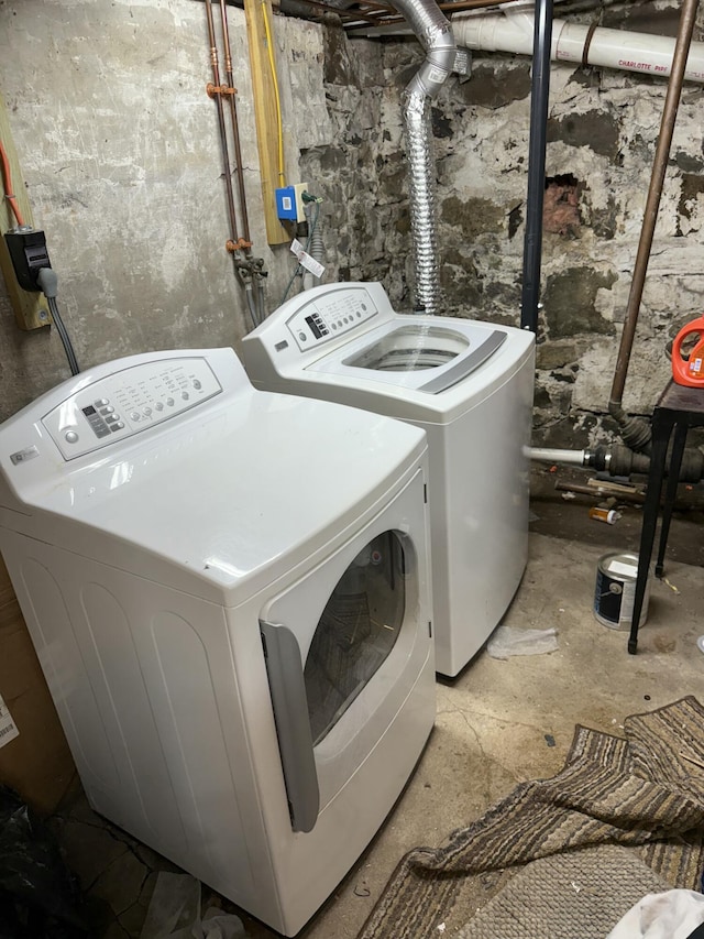 17 Boynton St, Eastport, ME 04631 - laundry area with independent washer and dryer