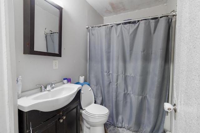 867 Minot Ave, Auburn, ME 04210 - full bathroom with vanity and curtained shower