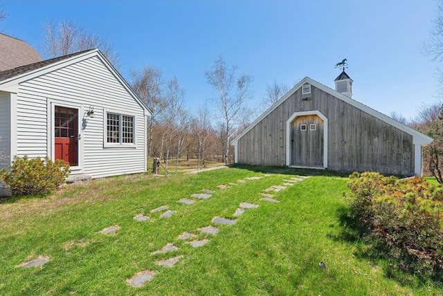 33 Smith Rd, Hallowell, ME 04347 - view of yard featuring an outbuilding and a barn