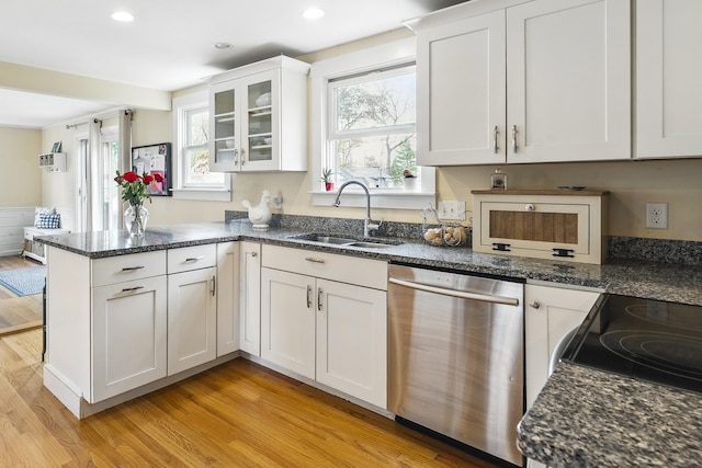 13 Juniper Ln, Cape Elizabeth, ME 04107 - kitchen with stainless steel dishwasher, a sink, a peninsula, plenty of natural light, and recessed lighting