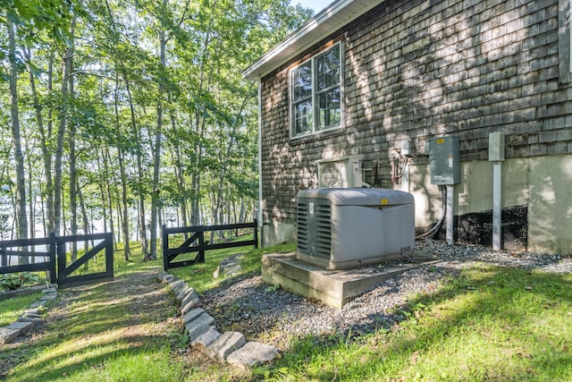 1515 Old Augusta Rd, Waldoboro, ME 04572 - view of side of home with fence
