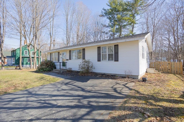 107 Elm St, Farmington, ME 04938 - view of front of home featuring fence