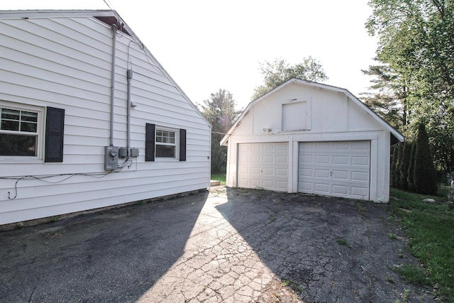 8 Sunbury Ave, Bangor, ME 04401 - view of detached garage