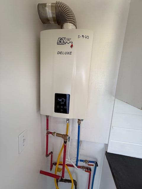 7 Johnson St, Eastport, ME 04631 - utilities featuring water heater
