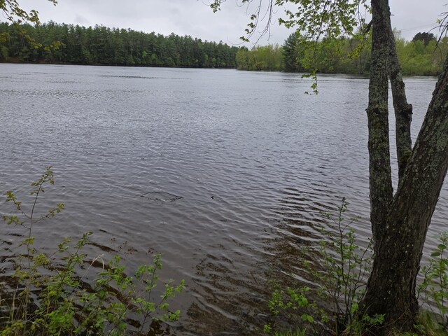 53 Main St, Medway, ME 04460