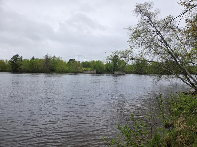 53 Main St, Medway, ME 04460