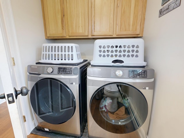 48 Lubear Way, Auburn, ME 04210 - laundry area with independent washer and dryer and wood finished floors