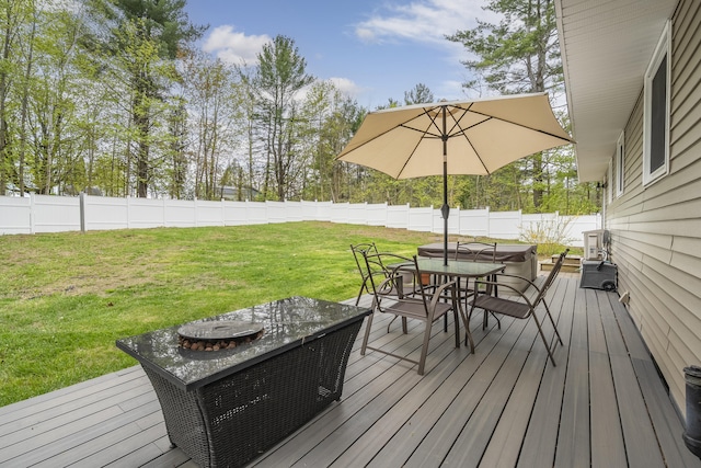 deck with outdoor dining space